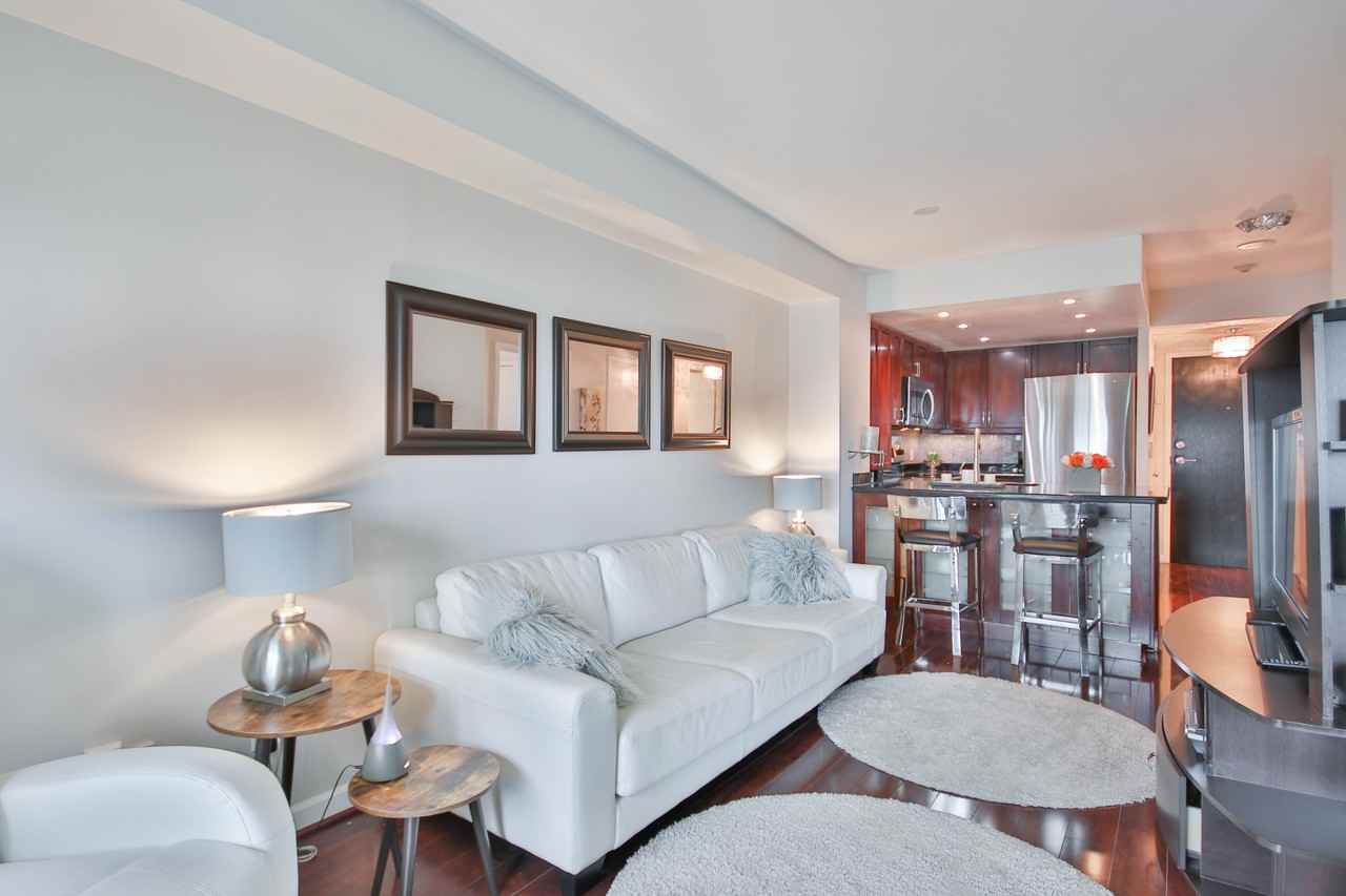 Yonge St & Bloor St W #3007 - Photo 7 of 18