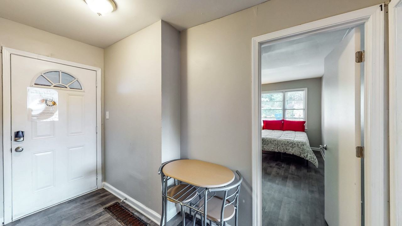 Barfield Ave Sw - Photo 2 of 10