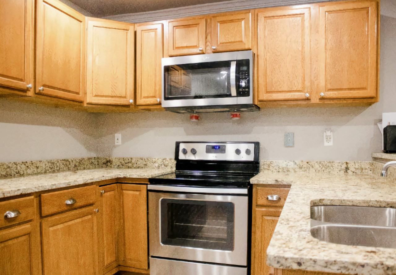 Custer Ave Se - Photo 2 of 4