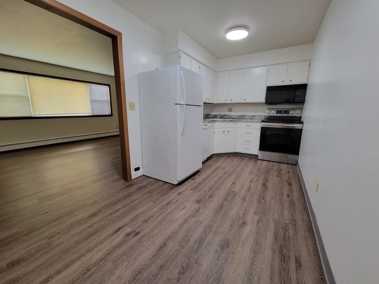 614 E Jefferson St - Photo 3 of 6