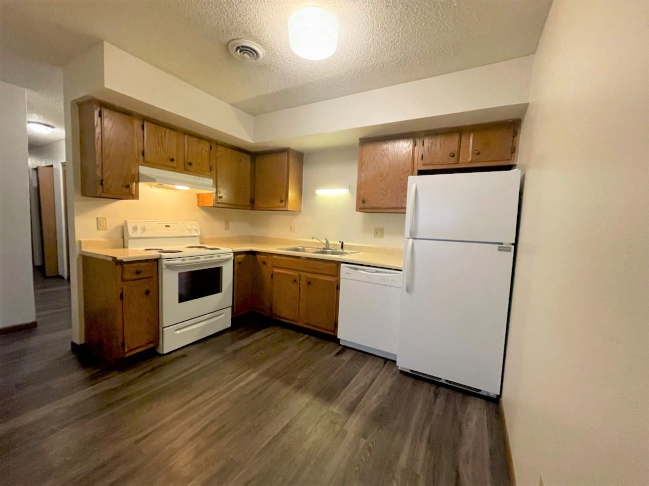 418 S Van Buren St - Photo 3 of 8