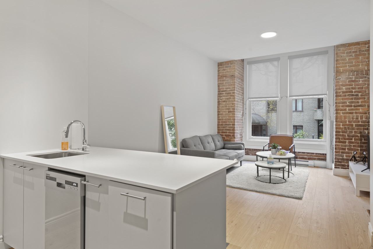 Pierce Concordia - Photo 3 of 44