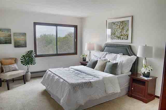 Cambridge Towers Apartments - Photo 2 of 10