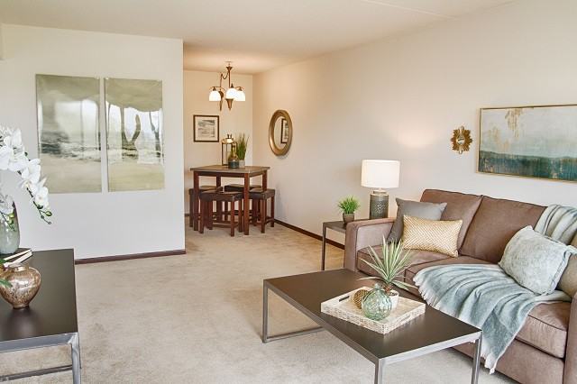 Cambridge Towers Apartments - Photo 3 of 10