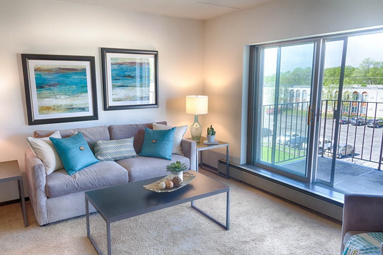 Knollwood Towers East Apartments - Photo 4 of 10