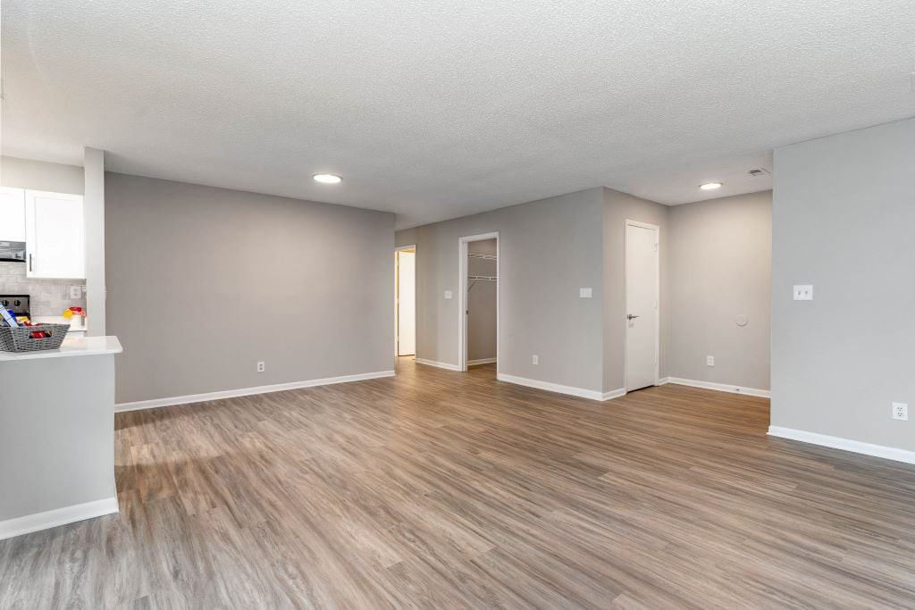 The Willow - Photo 6 of 44