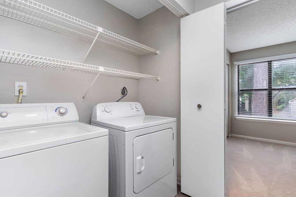 The Willow - Photo 5 of 44