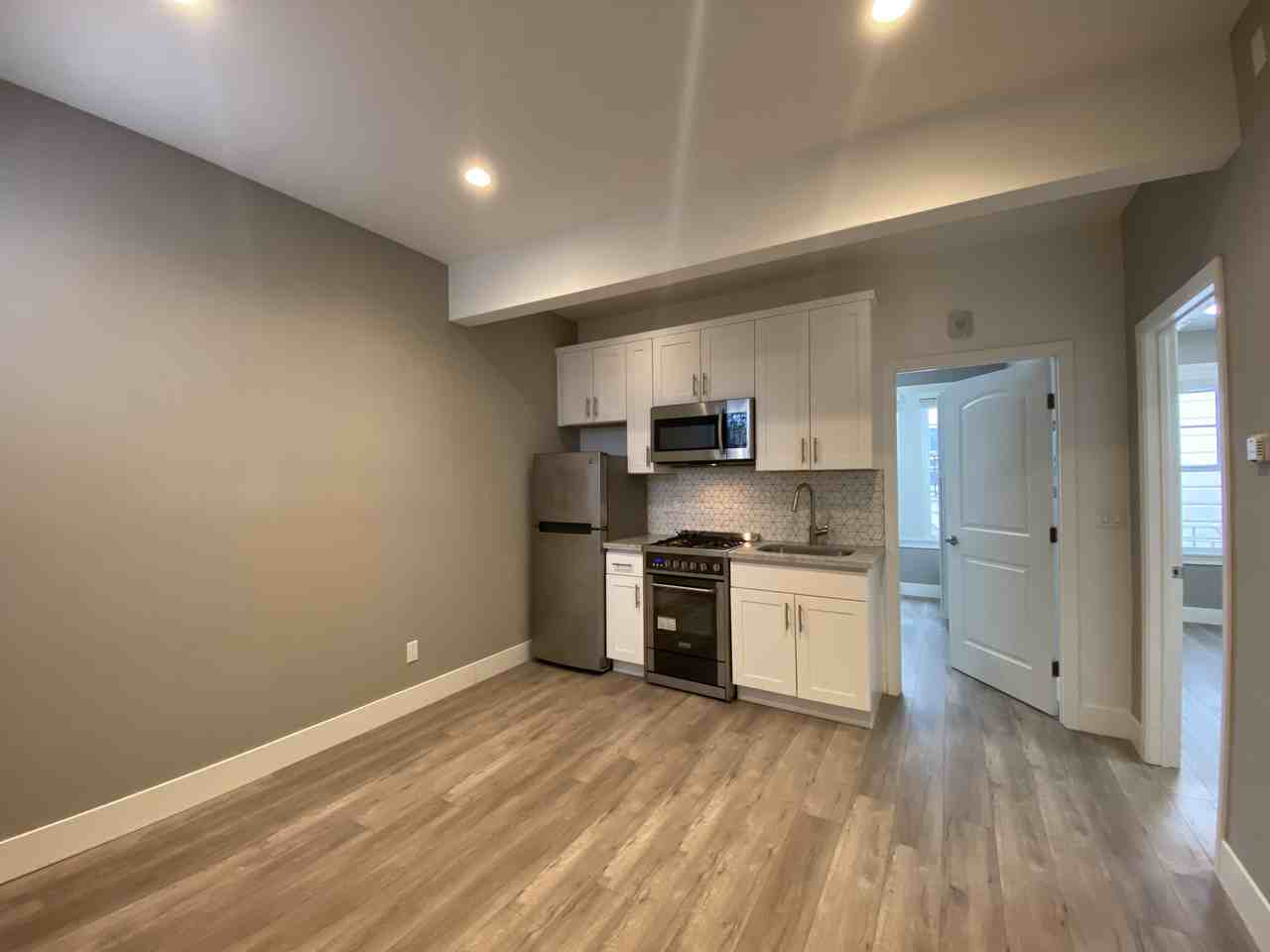 1085 Washington St #305 - Photo 3 of 10