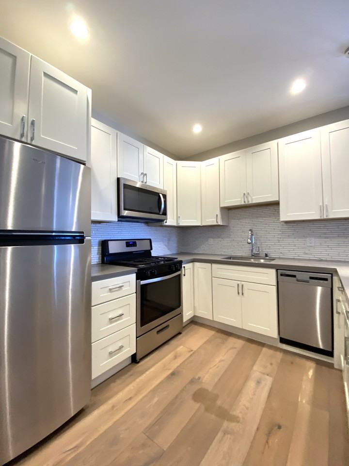 900 Chestnut St #402 - Photo 2 of 30