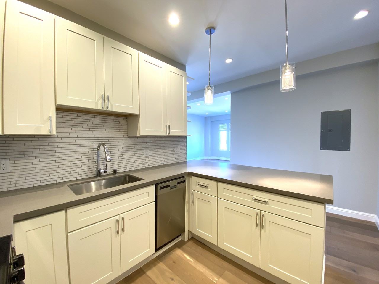 900 Chestnut St #402 - Photo 3 of 30