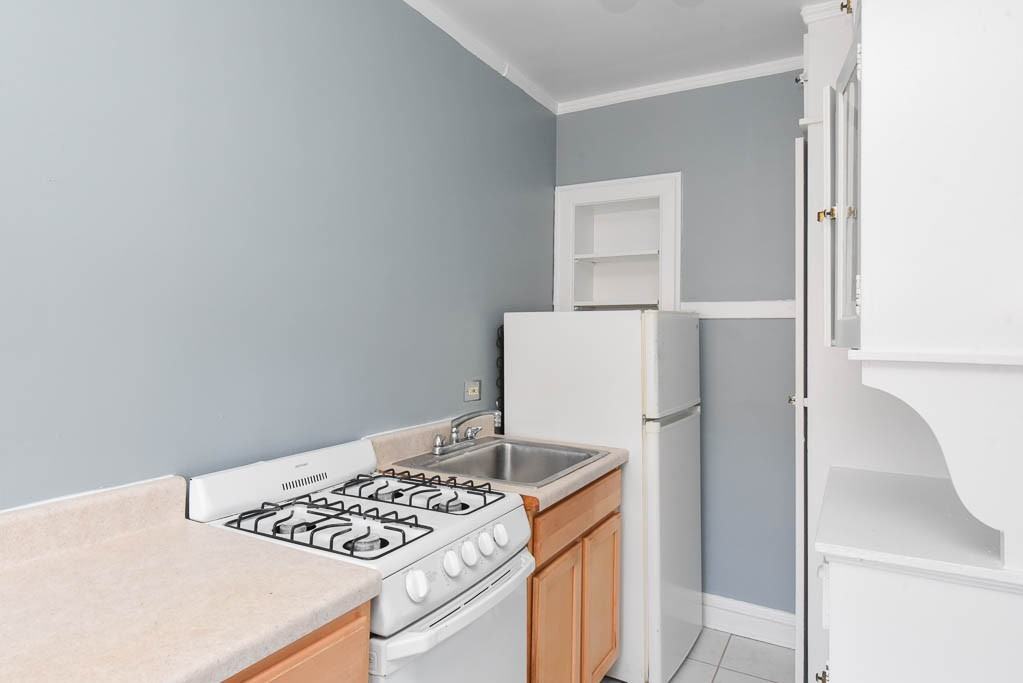 1716 W Albion Ave #C3 - Photo 3 of 18