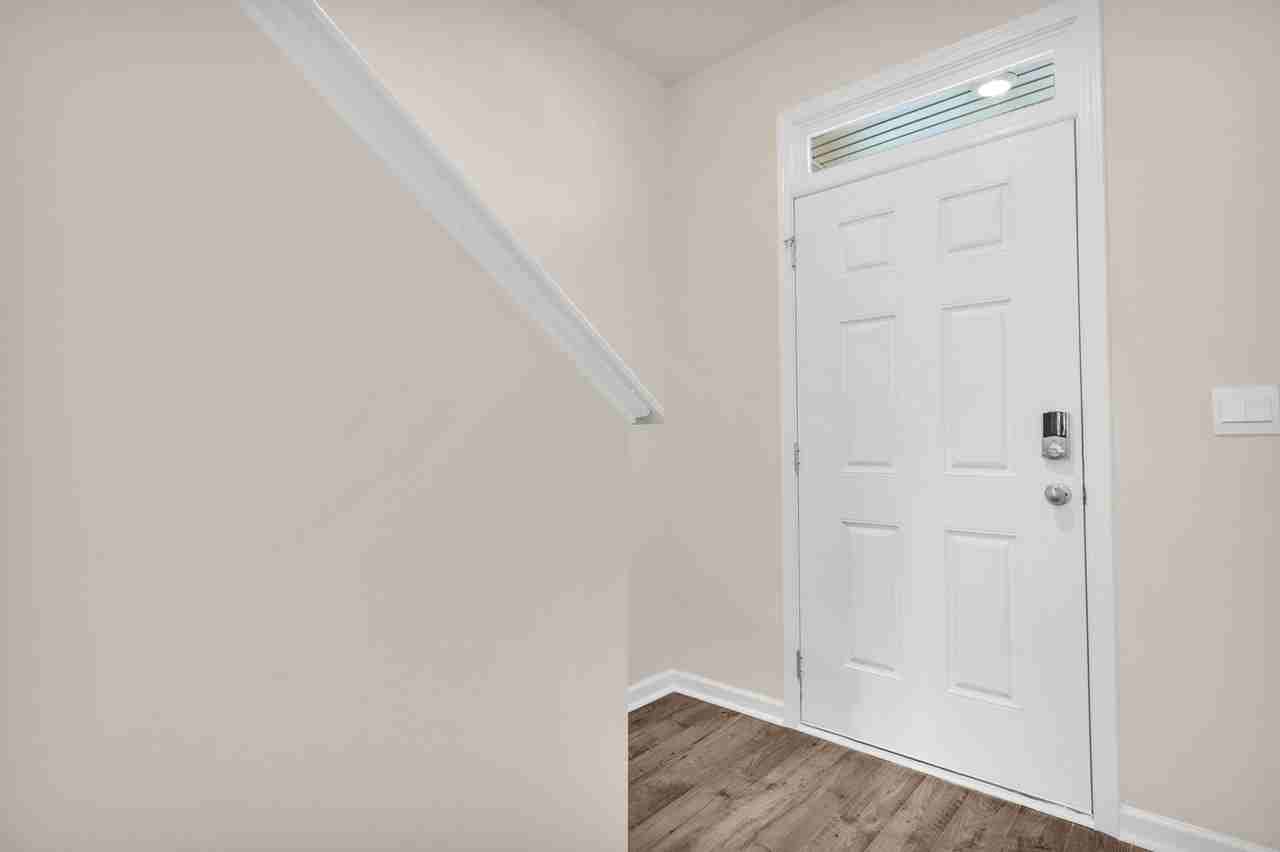 3473 Hawthorn Farm Boulevard - Photo 2 of 34