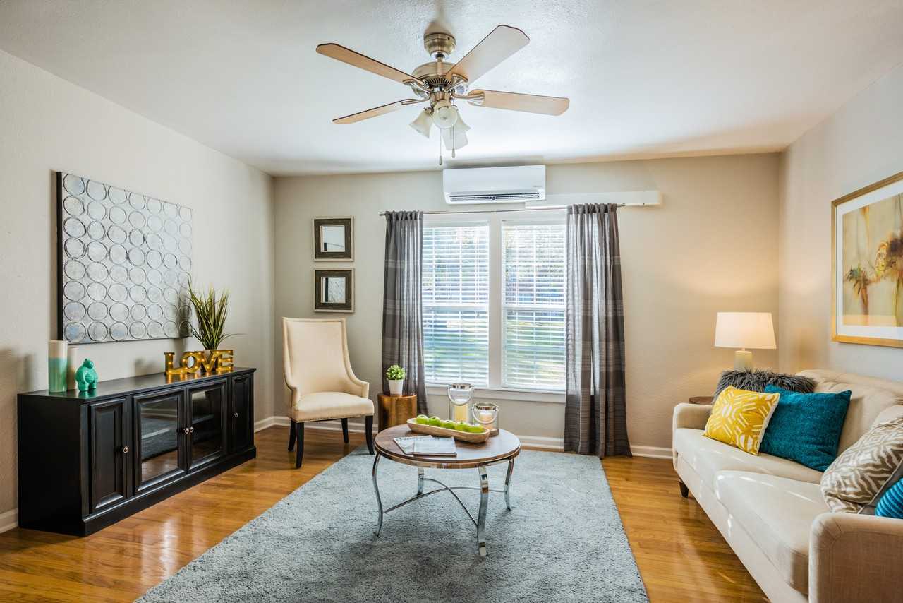 Crestwood Place Apartments - Photo 3 of 15