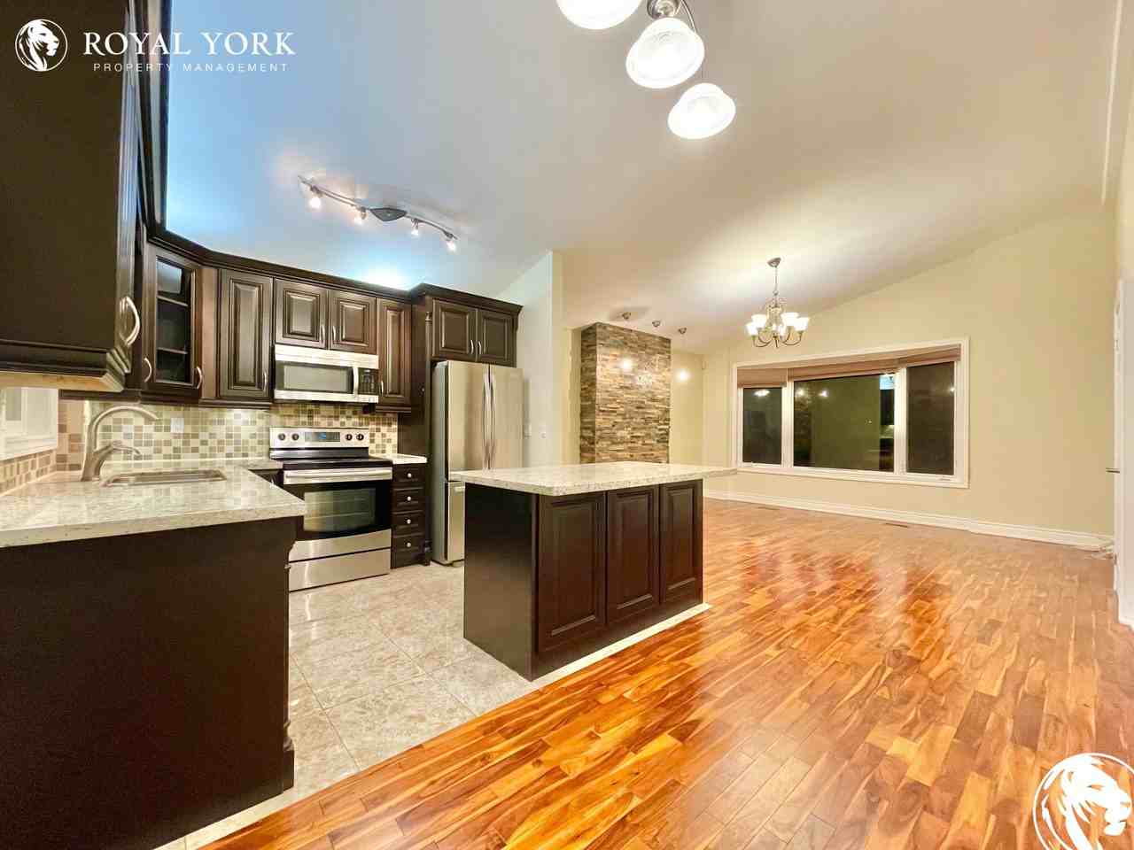 23 Benfrisco Cres #1 - Photo 3 of 25