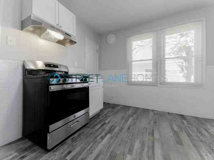 6739 Maryellen St - Photo 3 of 15