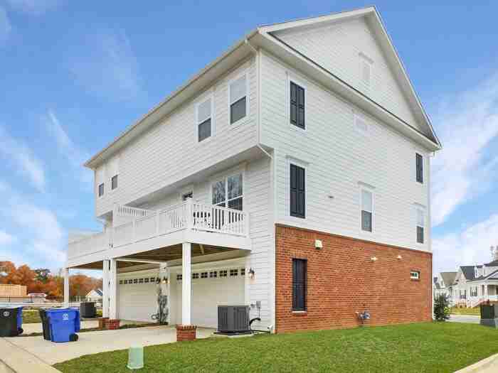 286 Buckeye Cir - Photo 2 of 33