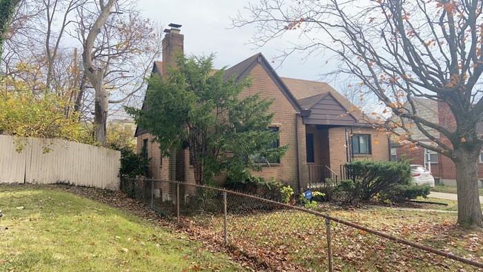 1680 Wesleyan Rd - Photo 2 of 37