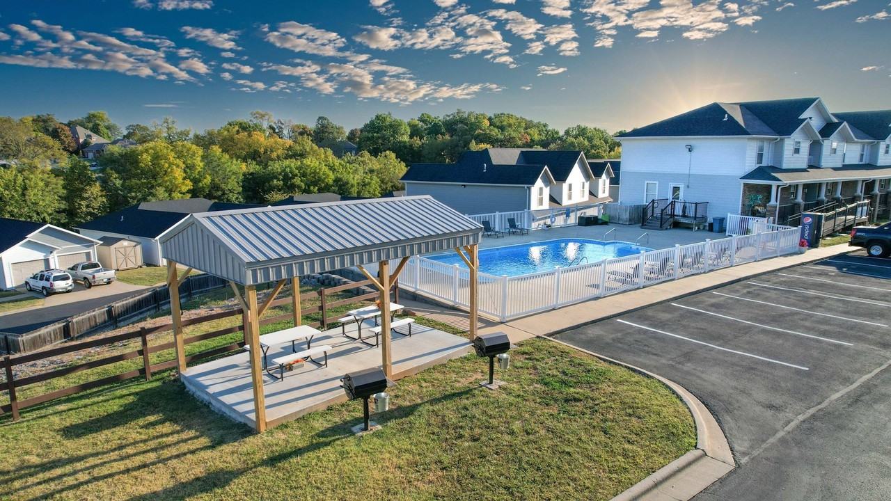 Spring Valley Apartments - Photo 2 of 25