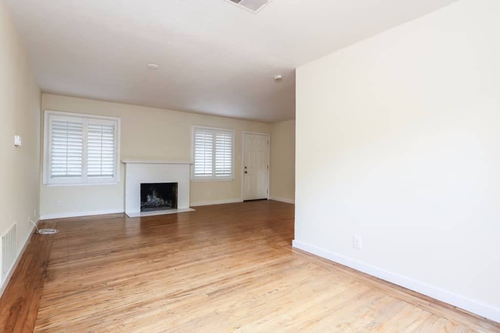 1501 Clay St - Photo 3 of 20