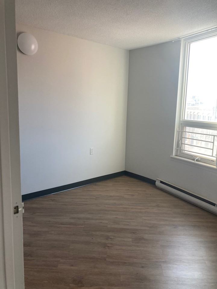 Sek On Toi Senior 55+ Apartments - Photo 2 of 8