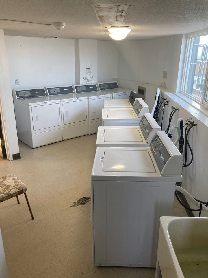 Sek On Toi Senior 55+ Apartments - Photo 3 of 8