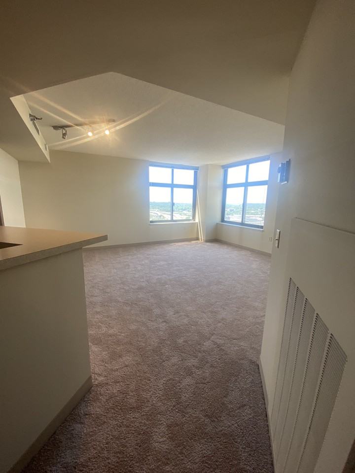 1150 Hennepin Ave - Photo 3 of 7