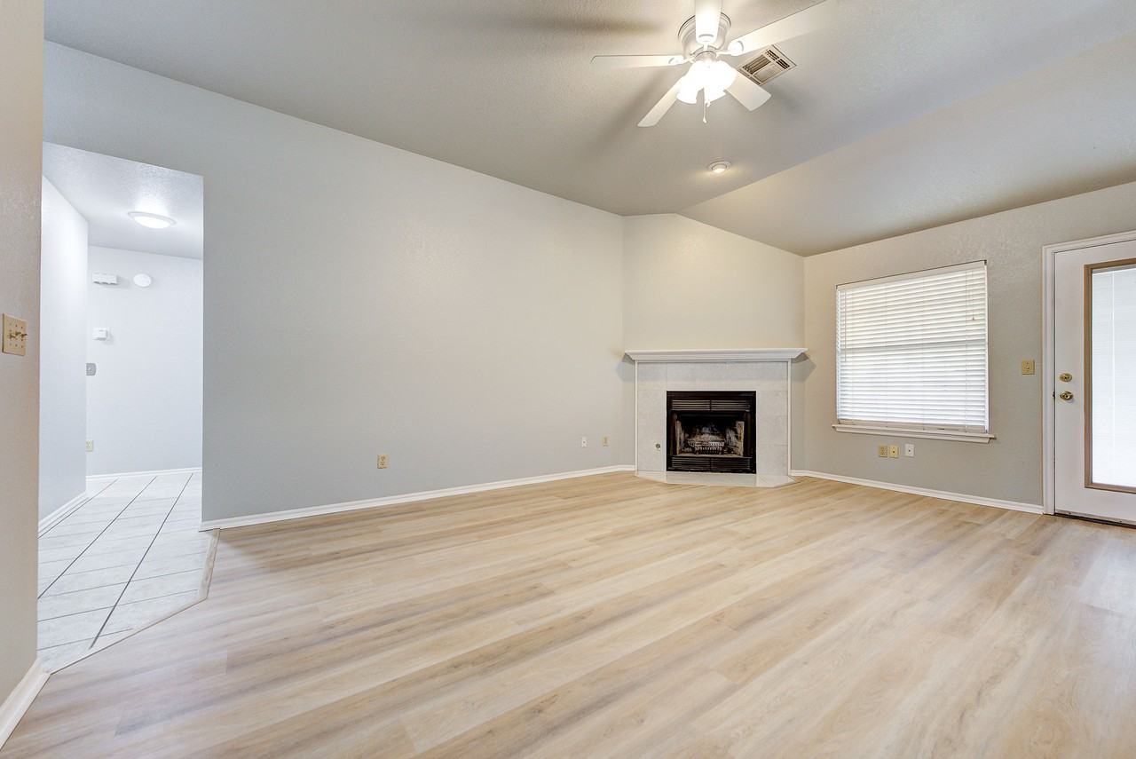 1904 Pendleton Dr #1 - Photo 4 of 18