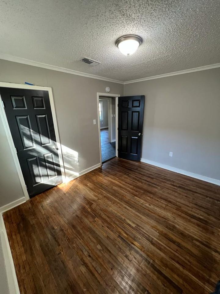 808 Josephine St #1 - Photo 5 of 14