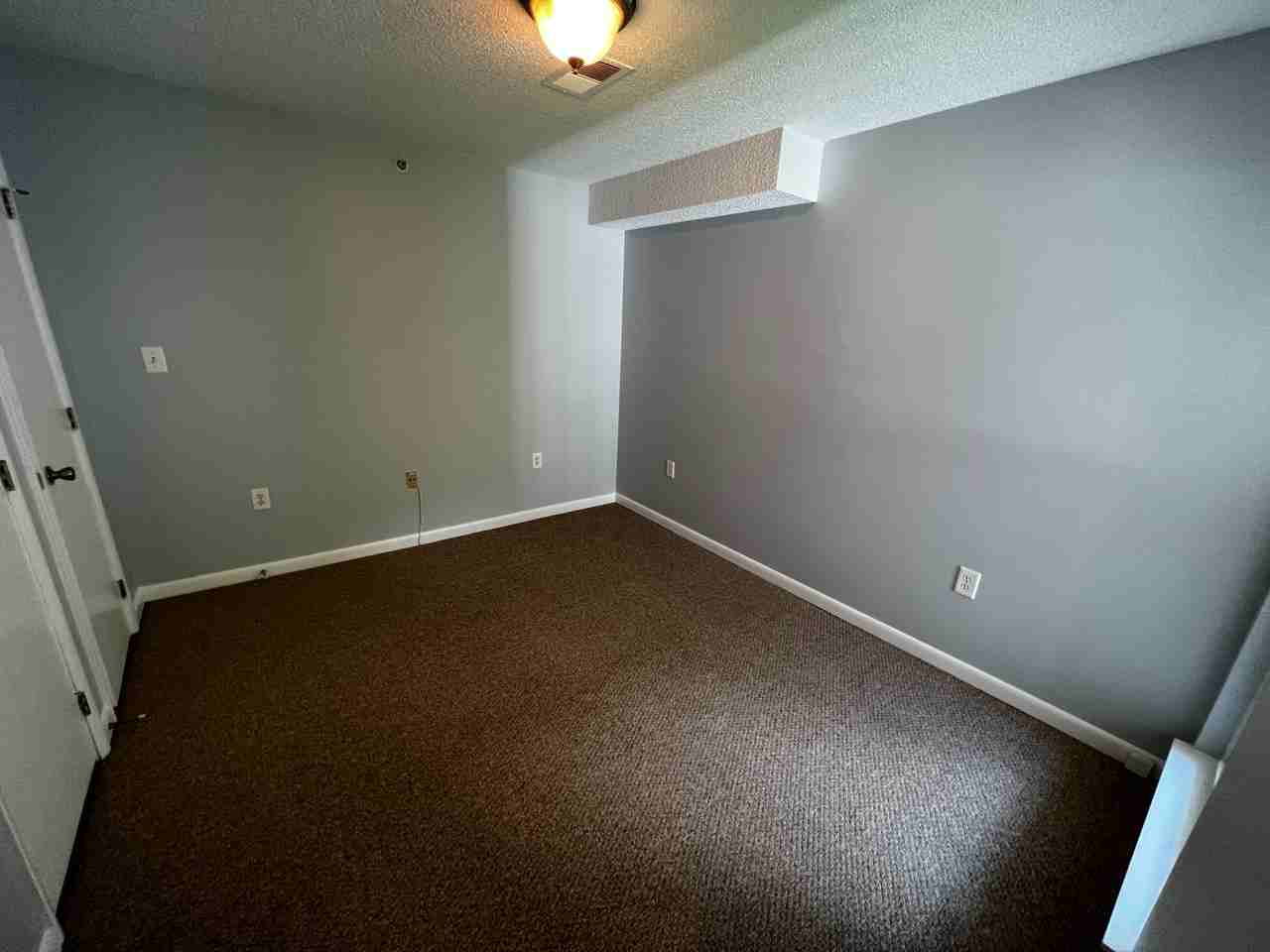 1430 Collegiate Circle - Photo 7 of 10