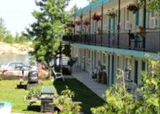 280 River Road East - Photo 2 of 27