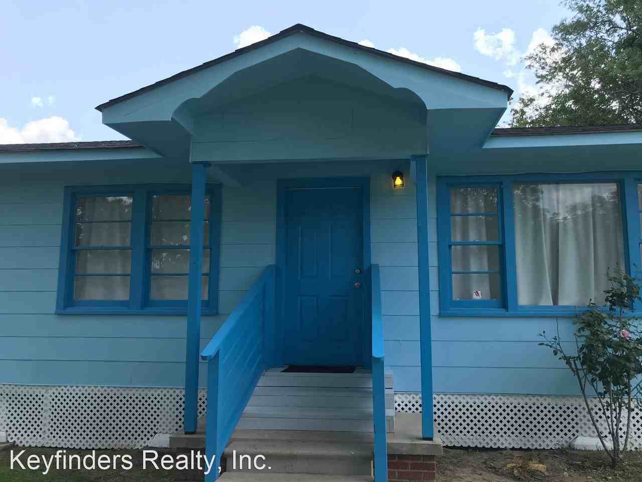 1018 S Mire Ave - Photo 3 of 8