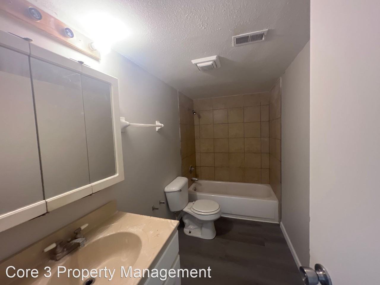 1330/1340 Summit - Photo 3 of 7