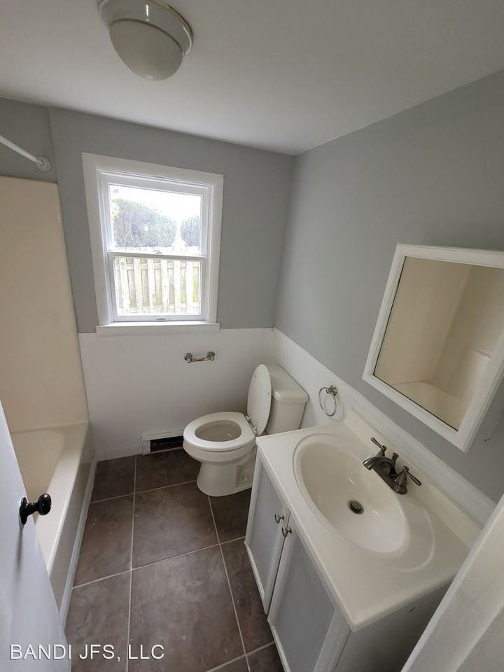 8 & 10 N Franklin Blvd - Photo 3 of 4