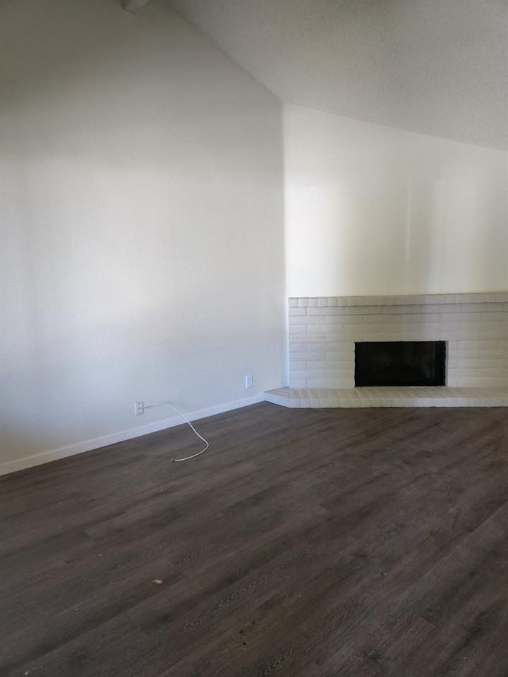 4914 Saddlerock Way - Photo 3 of 12