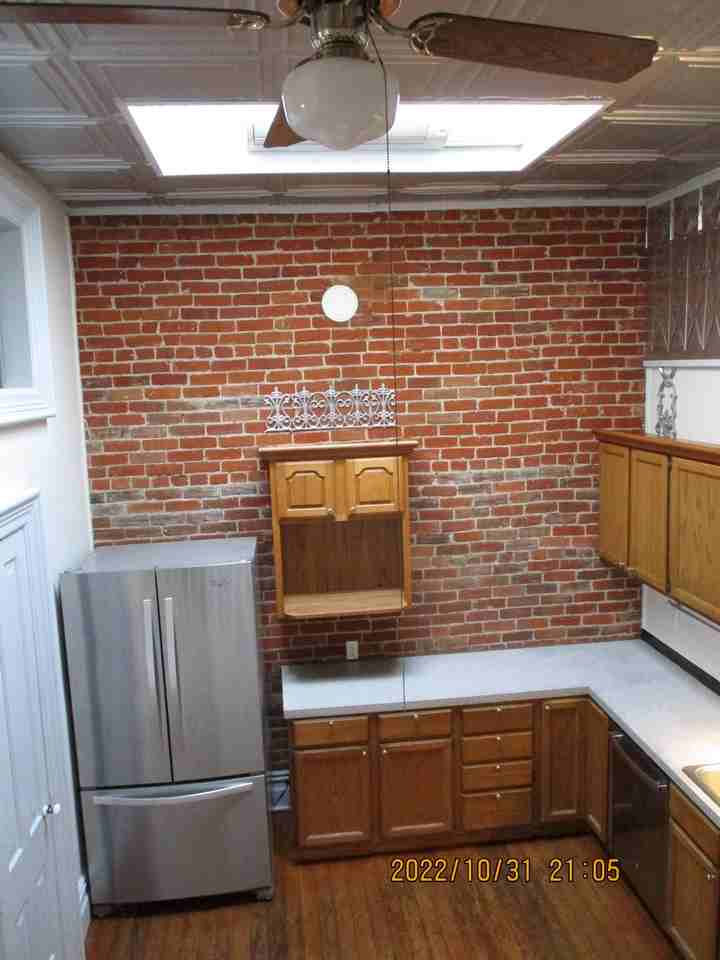 231 Jefferson St #B - Photo 2 of 12