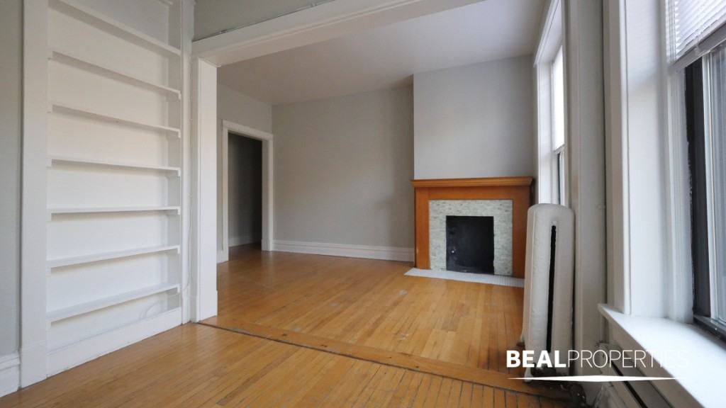 438 W Belden Ave - Photo 3 of 10