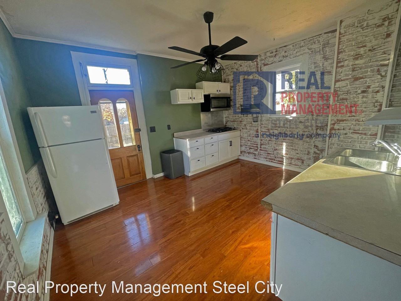 816 E 5th St - Photo 2 of 7