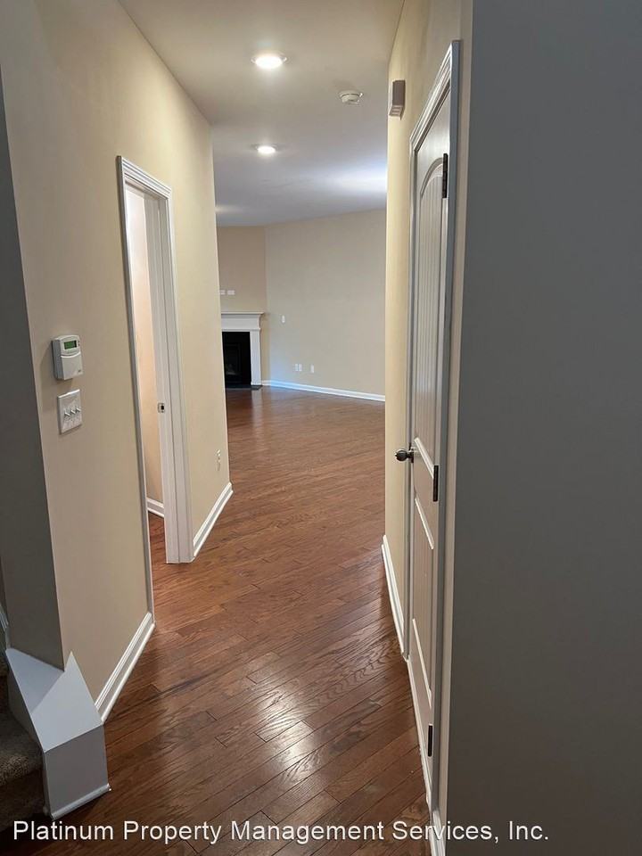 5830 Shiloh Woods Dr - Photo 2 of 27