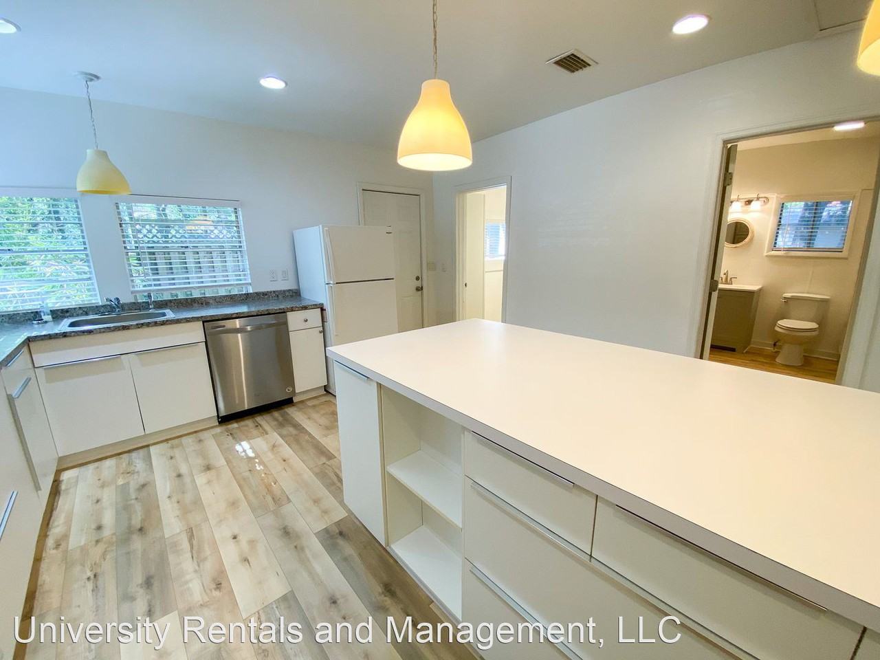 310 Nw 8th St - Photo 2 of 28