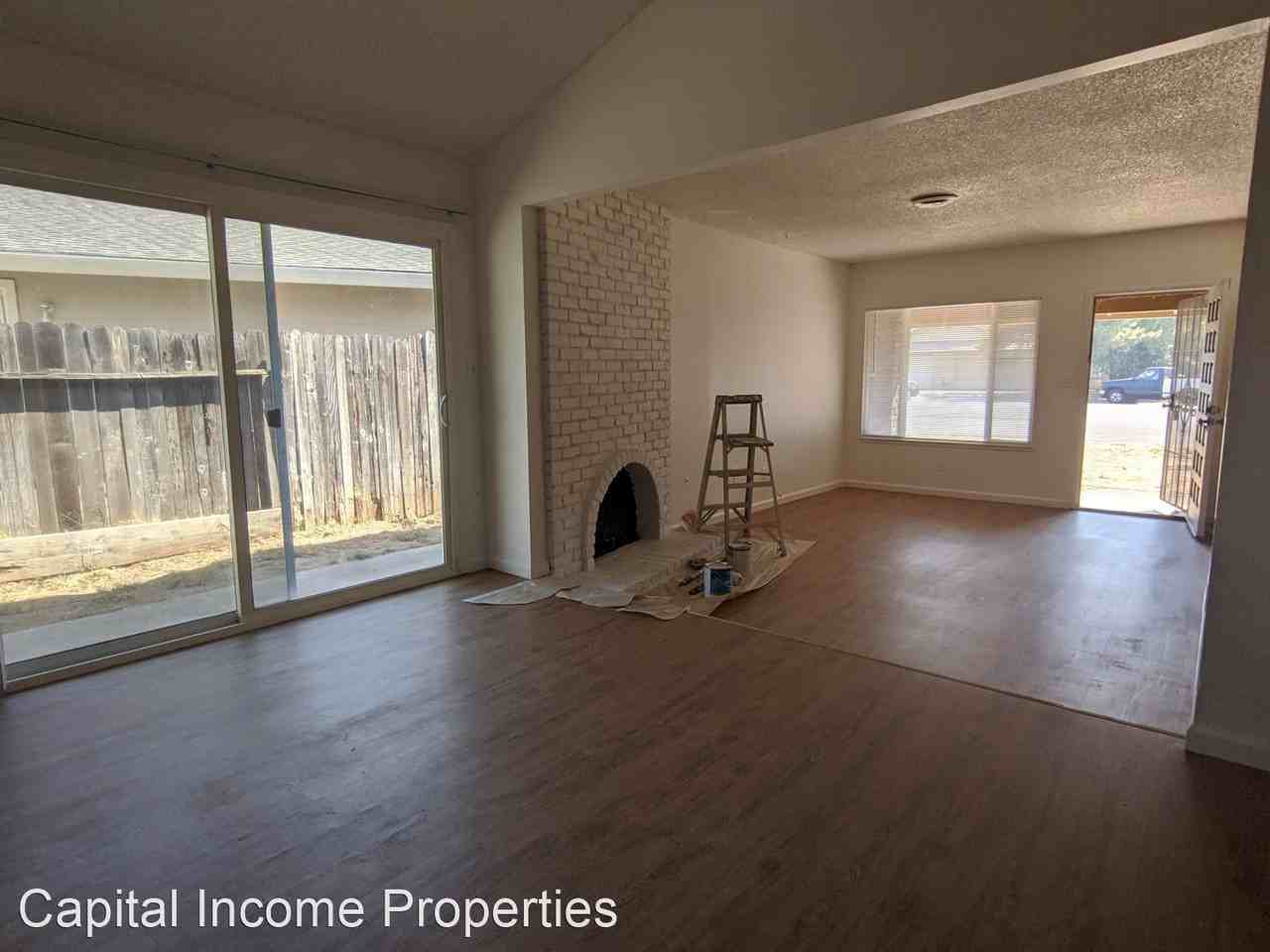 1317 Oak Terrace Ct - Photo 2 of 12