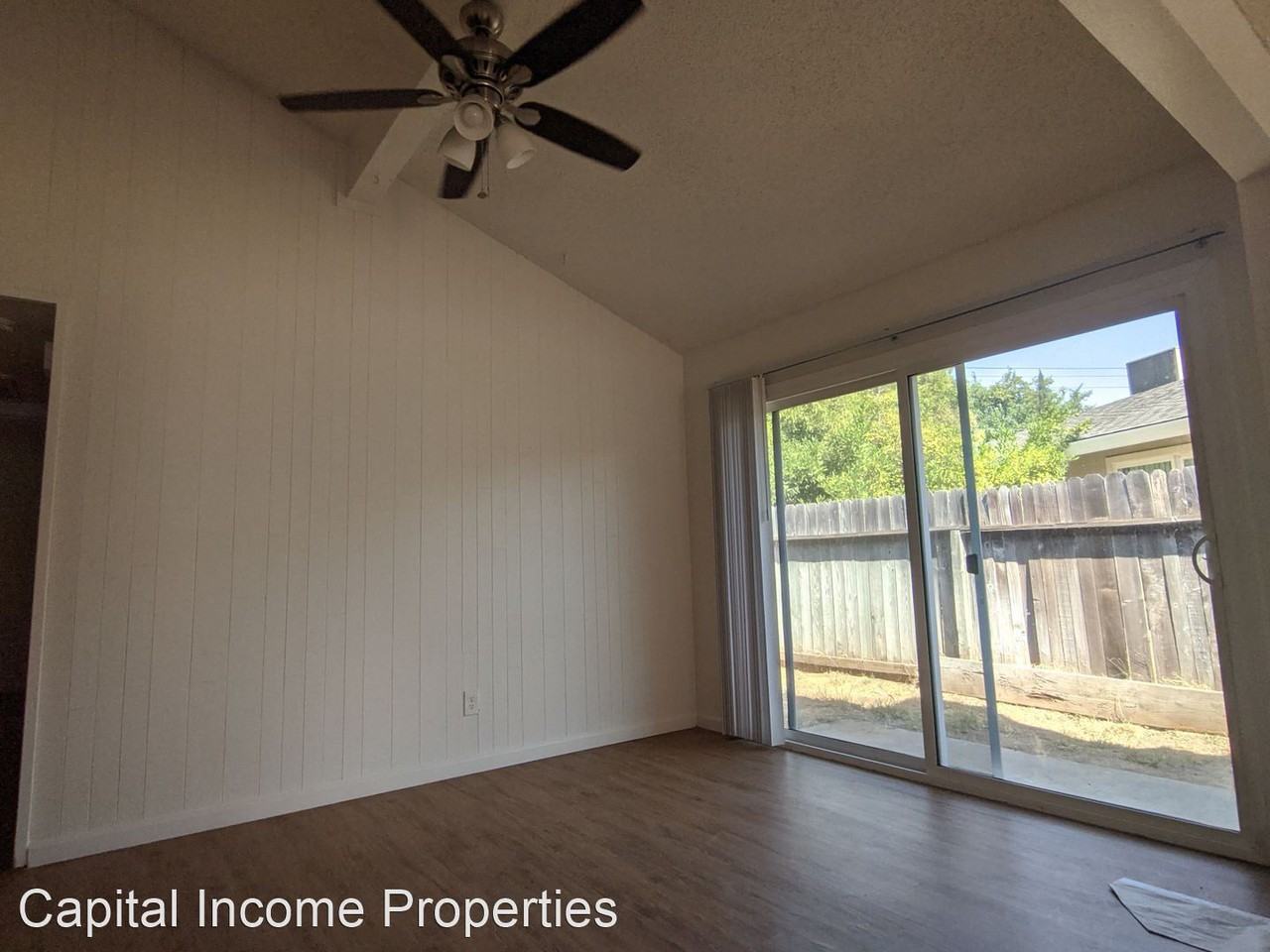 1317 Oak Terrace Ct - Photo 3 of 12