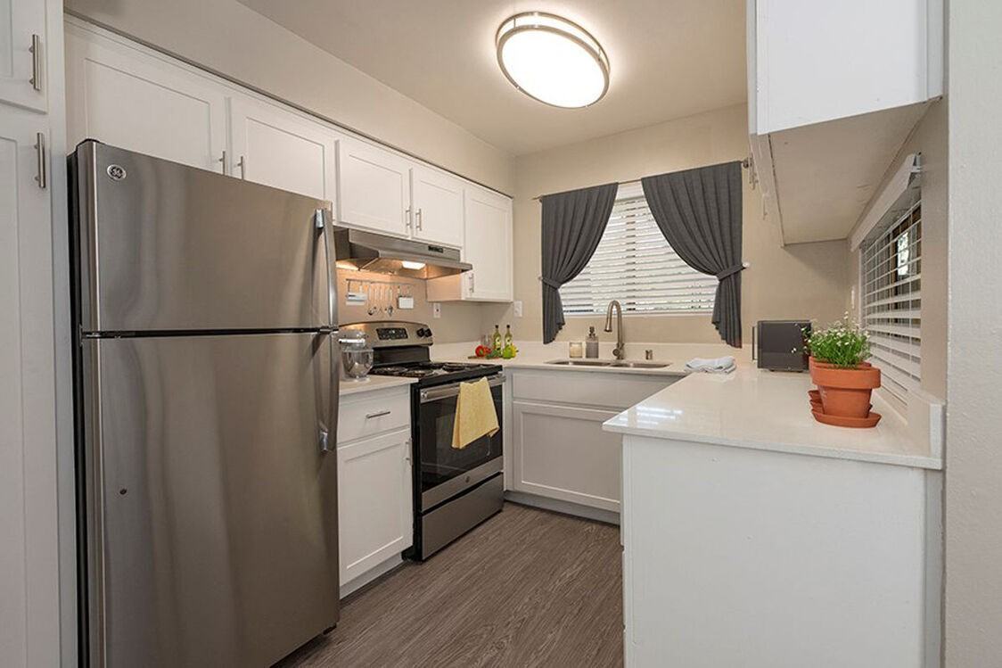 Waverly Flats - Photo 4 of 19