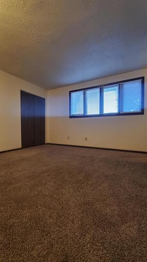 941 Emmons St - Photo 2 of 10