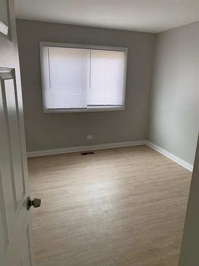 2221 Windsor Lane (Malin) - Photo 2 of 10