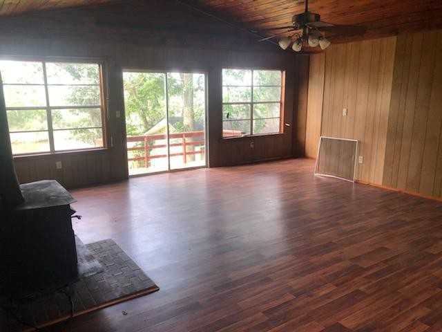 1497 Lake Dr - Photo 2 of 7