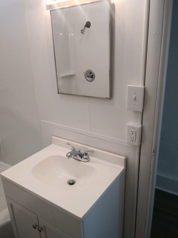 1024 W Marion Ave - Photo 2 of 6