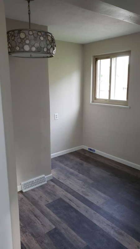 532 Center Ave - Photo 2 of 8