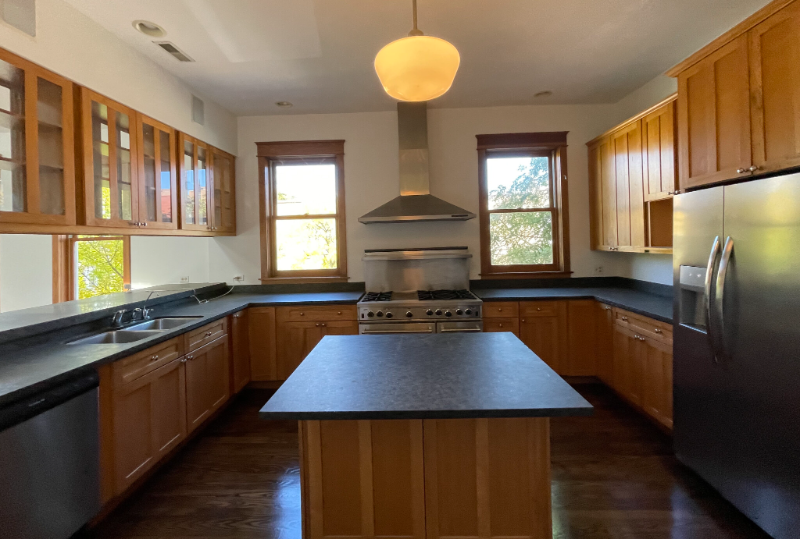 5012 N Clark St #2 - Photo 2 of 17