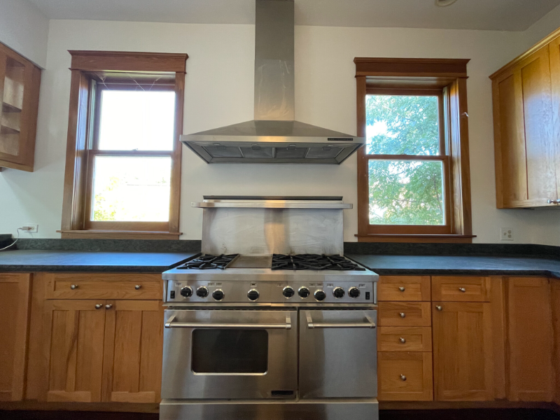 5012 N Clark St #2 - Photo 3 of 17