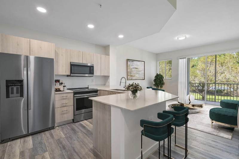 St Tropez Cir - Photo 2 of 9